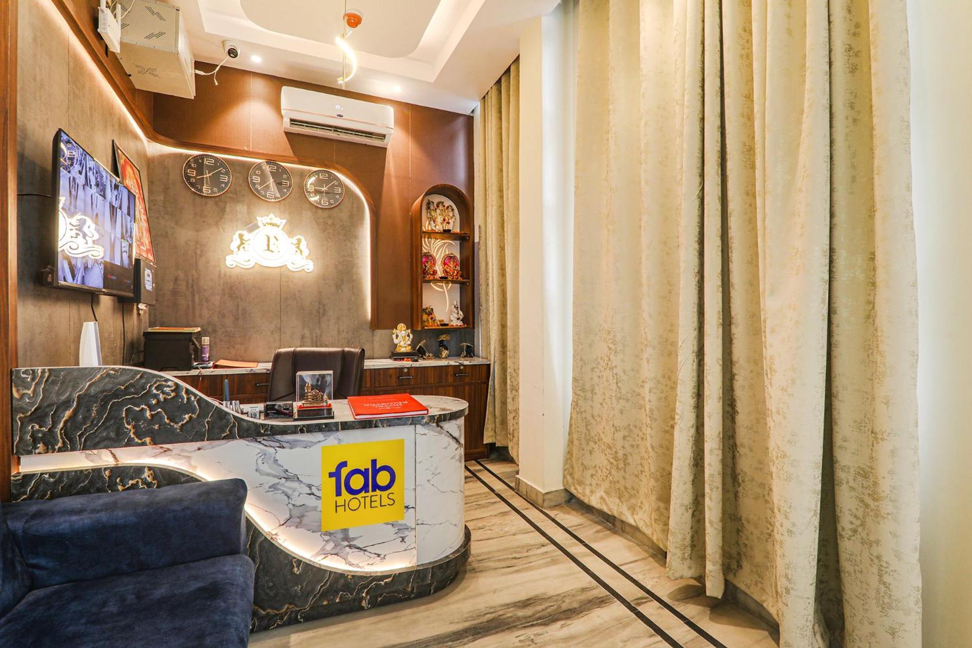 Fabhotel Raj Palace Lakhnaú Exteriér fotografie