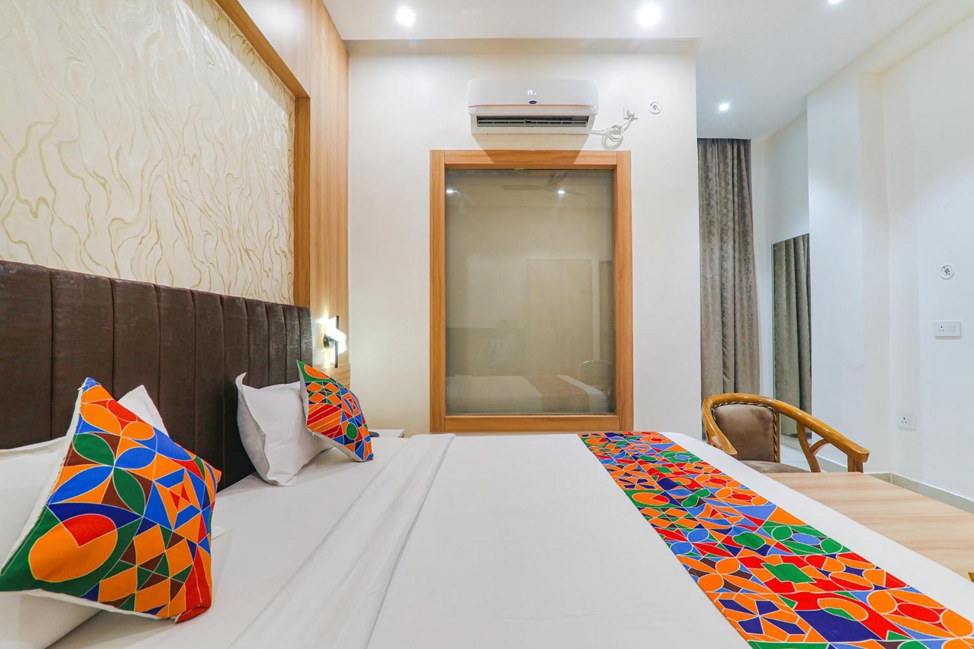 Fabhotel Raj Palace Lakhnaú Exteriér fotografie