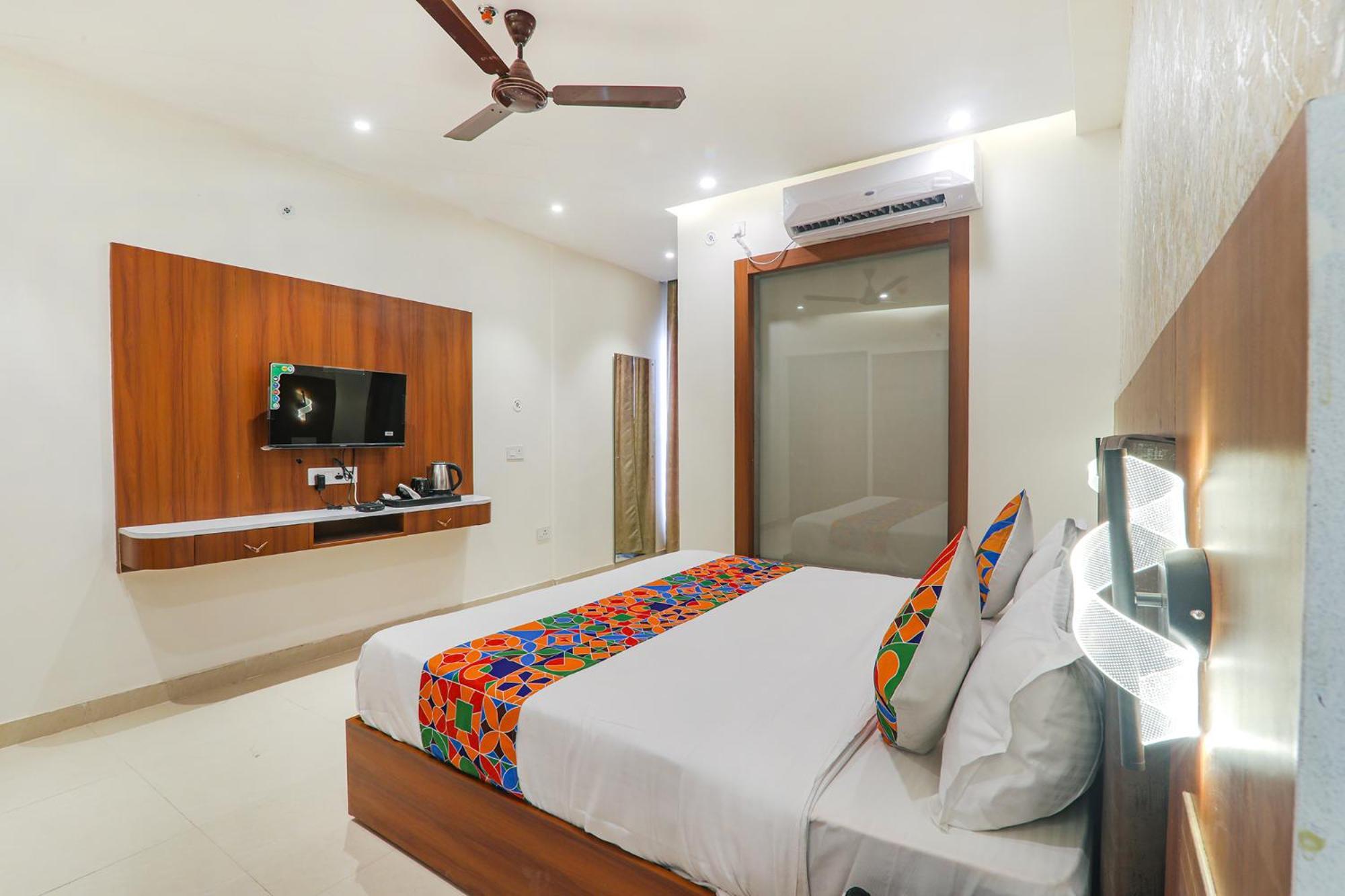 Fabhotel Raj Palace Lakhnaú Exteriér fotografie