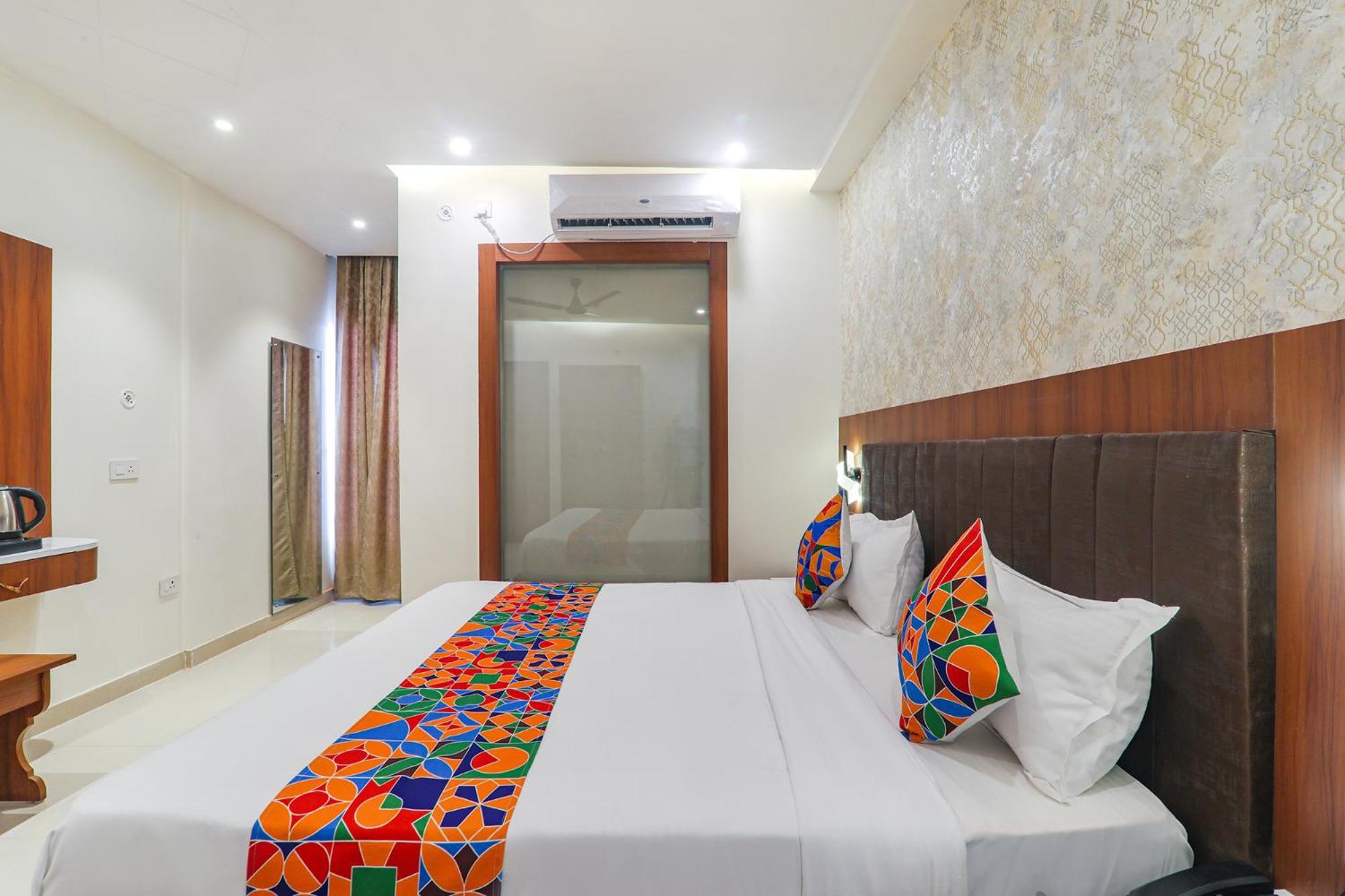 Fabhotel Raj Palace Lakhnaú Exteriér fotografie
